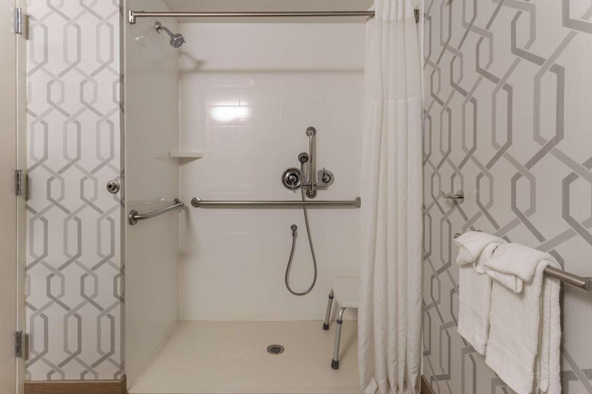 Hampton Inn Madison East Towne Mall Area Eksteriør bilde