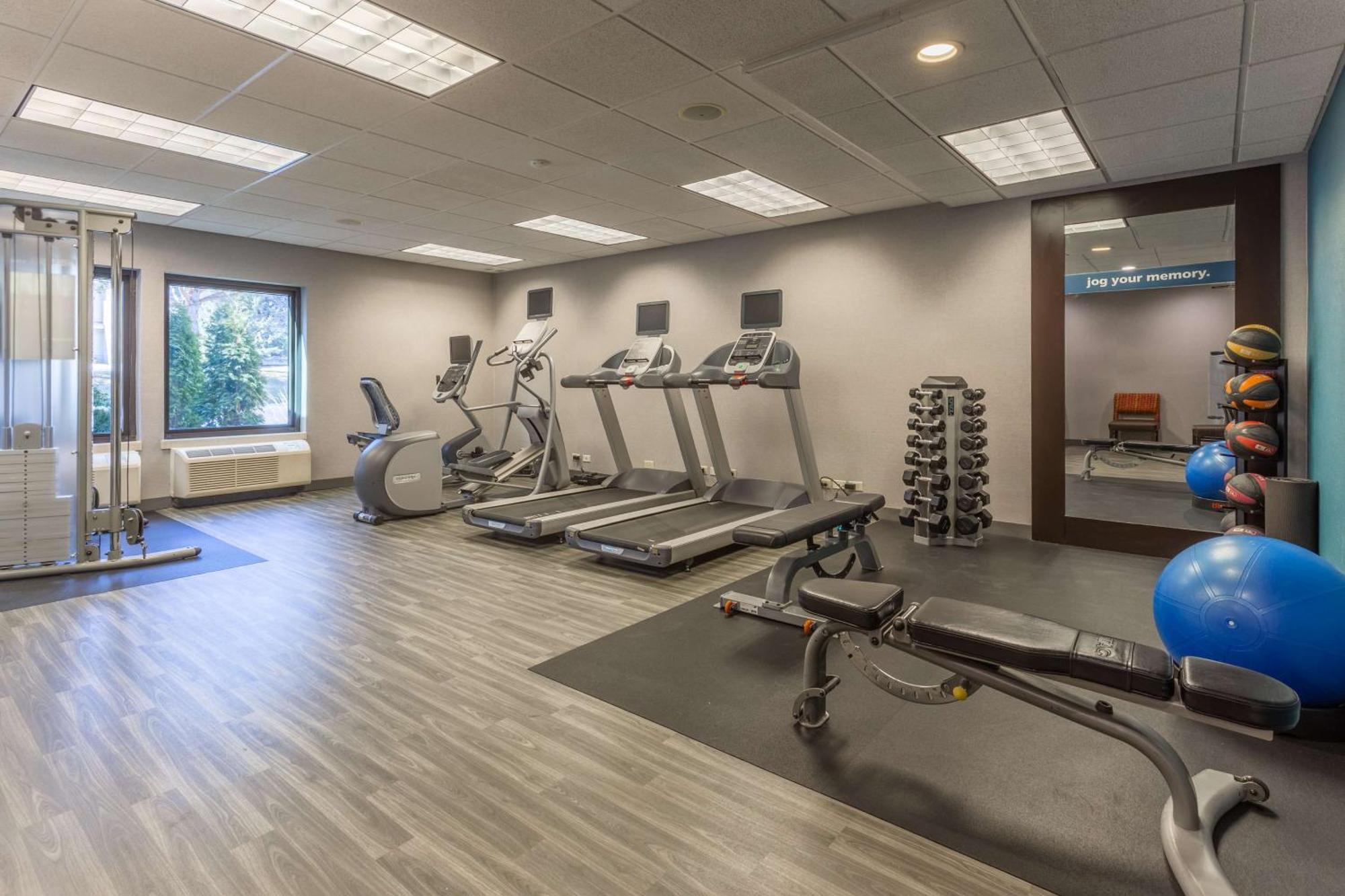 Hampton Inn Madison East Towne Mall Area Eksteriør bilde