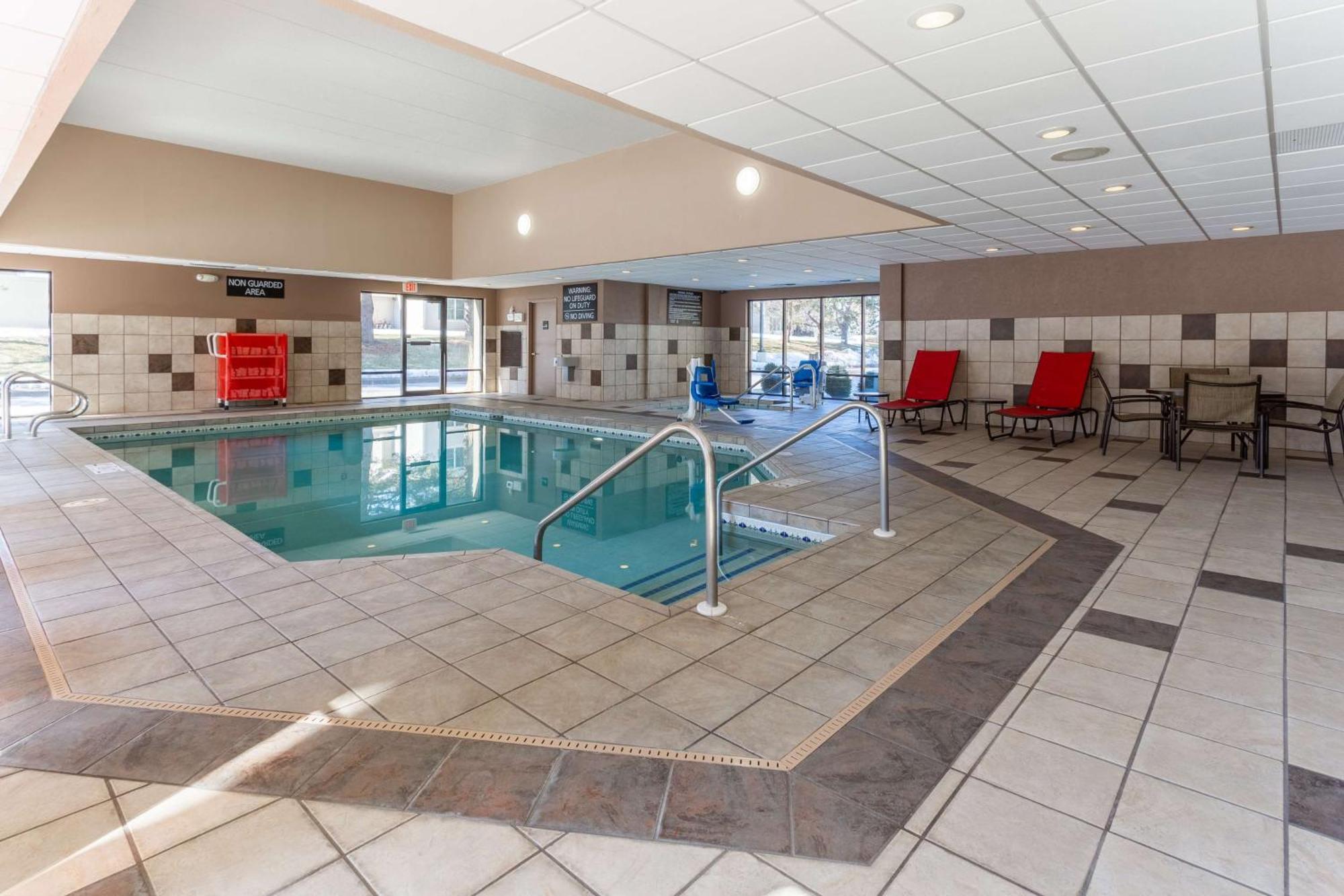 Hampton Inn Madison East Towne Mall Area Eksteriør bilde